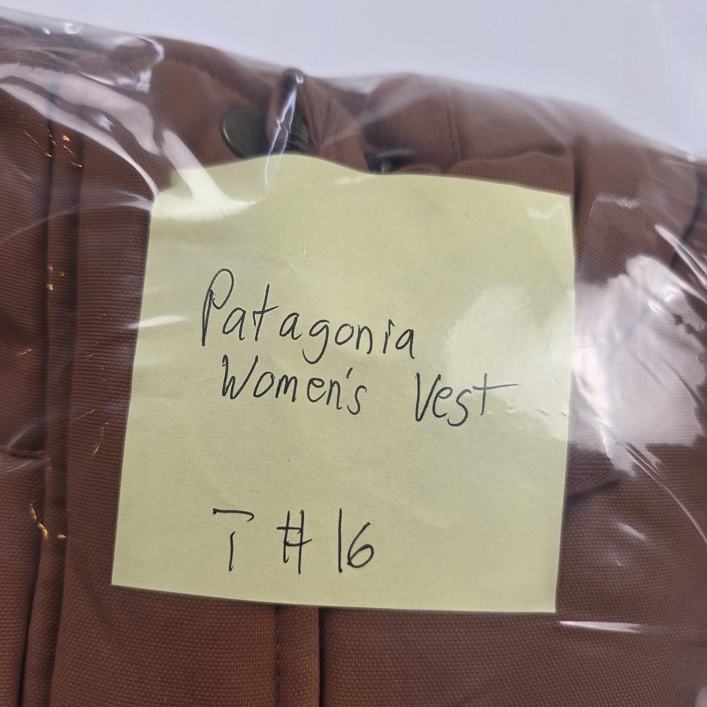 Patagonia Vest Womens Small Brown Down Puffer Quilted Full Zip Camo Lining - Picture 16 of 16